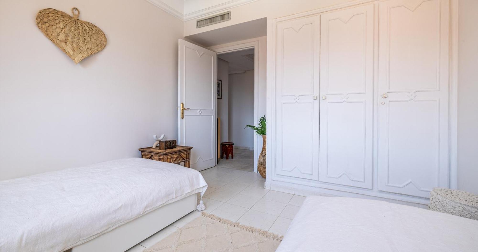 Charming 2-Bed Oasis Pool View Apartment มาร์ราเกช ภายนอก รูปภาพ