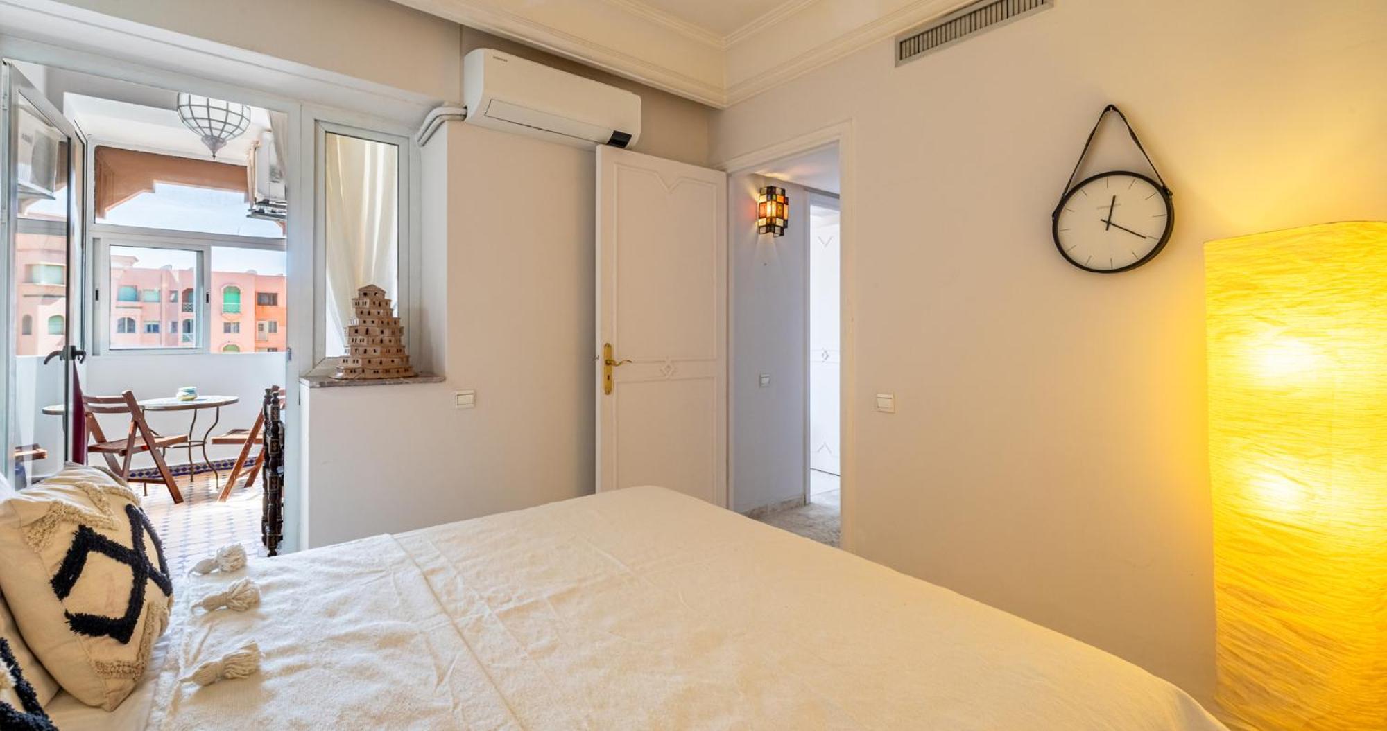 Charming 2-Bed Oasis Pool View Apartment มาร์ราเกช ภายนอก รูปภาพ