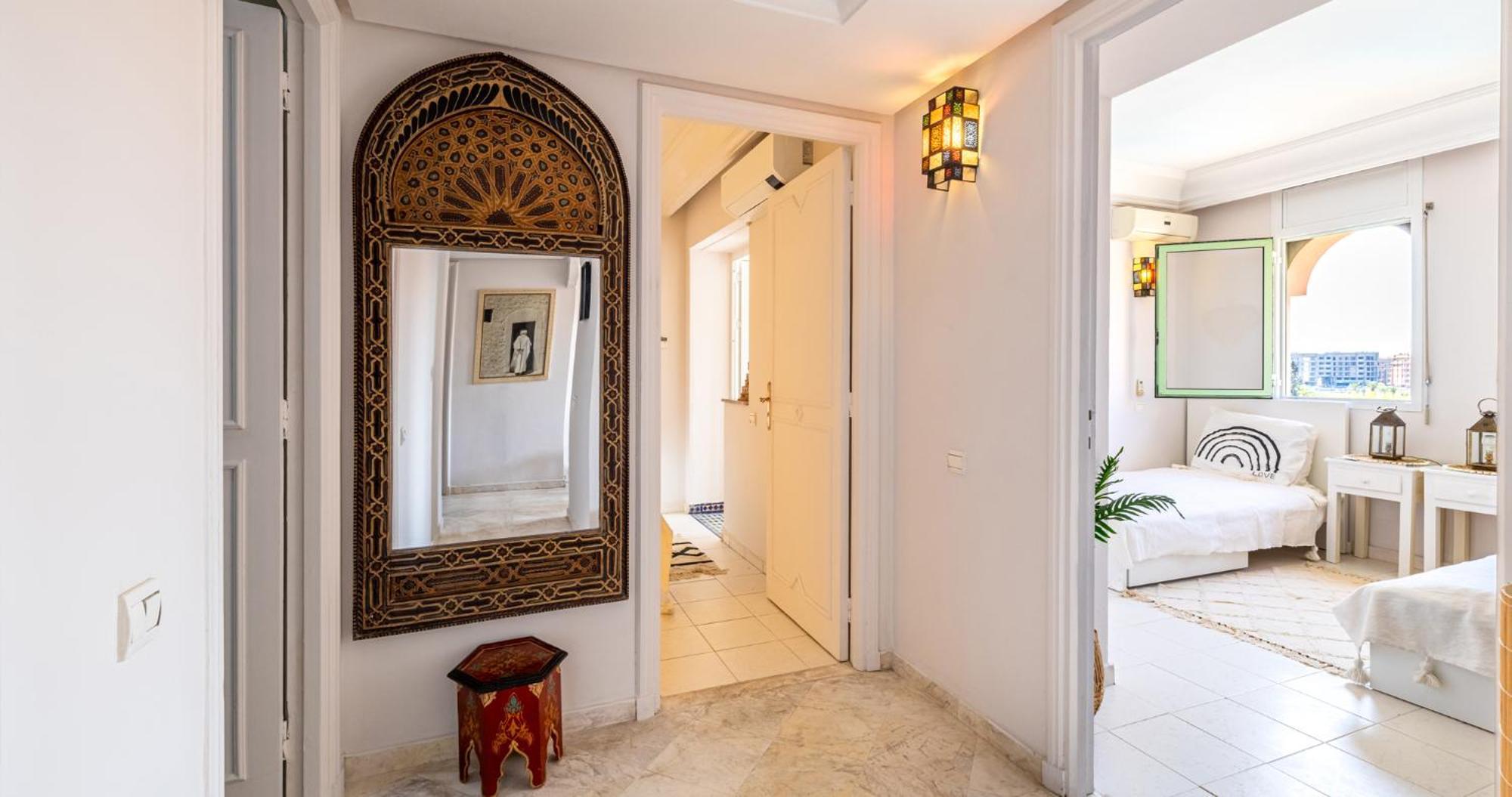 Charming 2-Bed Oasis Pool View Apartment มาร์ราเกช ภายนอก รูปภาพ