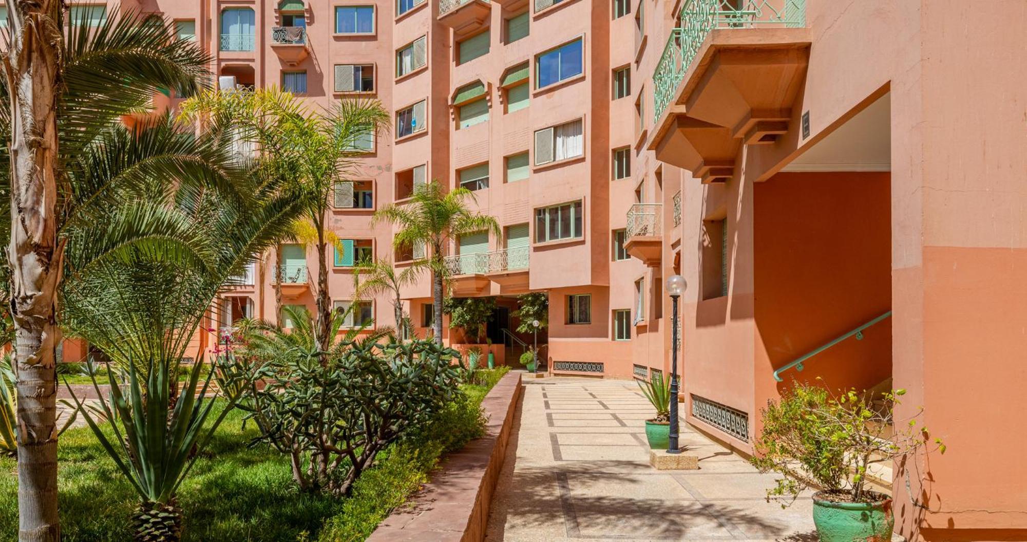 Charming 2-Bed Oasis Pool View Apartment มาร์ราเกช ภายนอก รูปภาพ