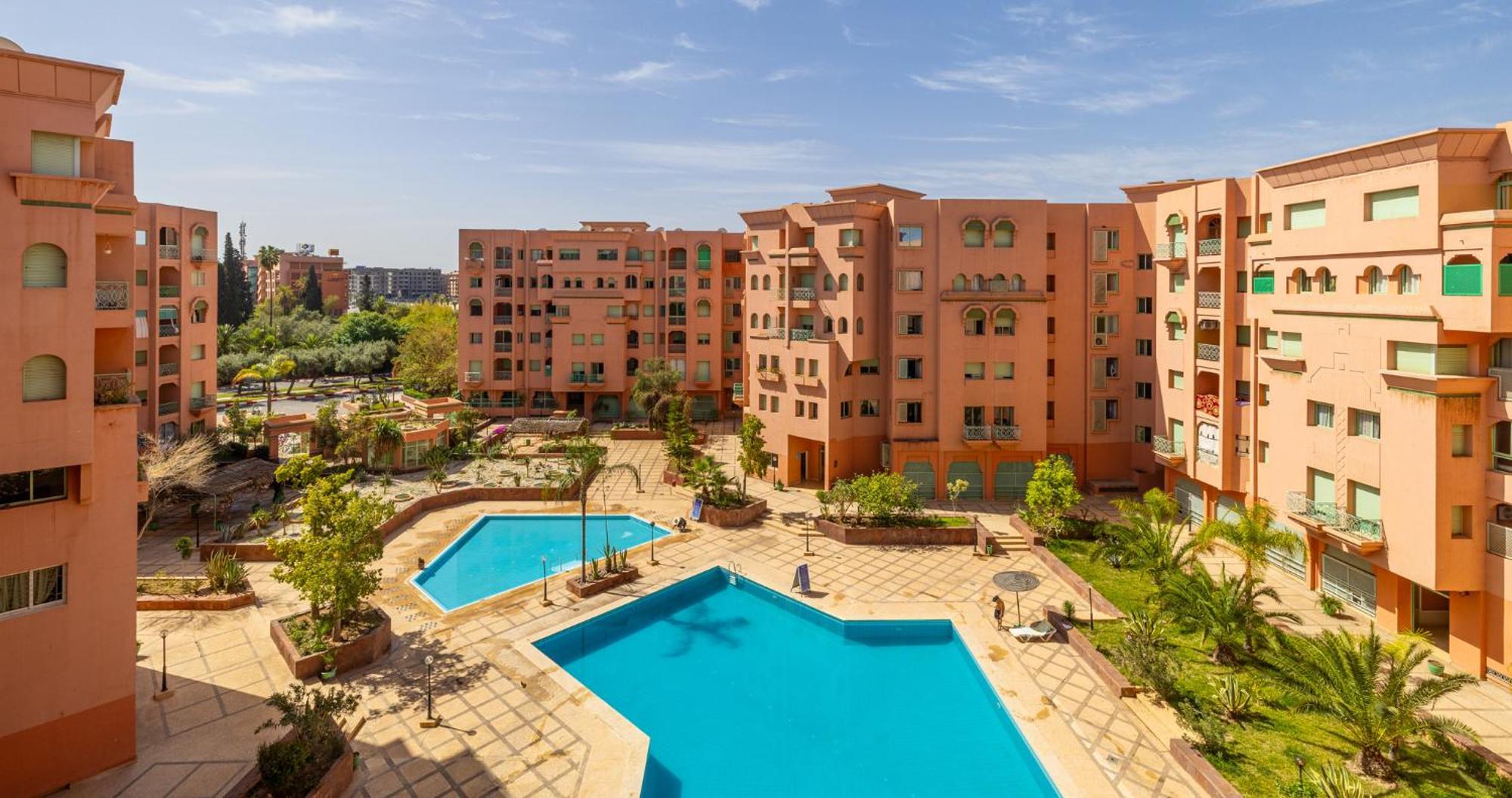 Charming 2-Bed Oasis Pool View Apartment มาร์ราเกช ภายนอก รูปภาพ